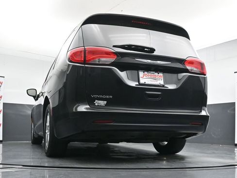 Used 2023 Chrysler Voyager LX FWD image 36