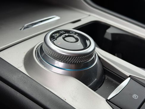 Used 2023 Ford Explorer XLT image 16