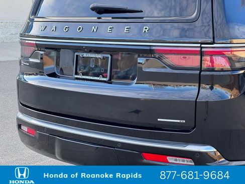 Used 2024 Jeep Wagoneer L Series II w/ Flexible Seating Group image 42