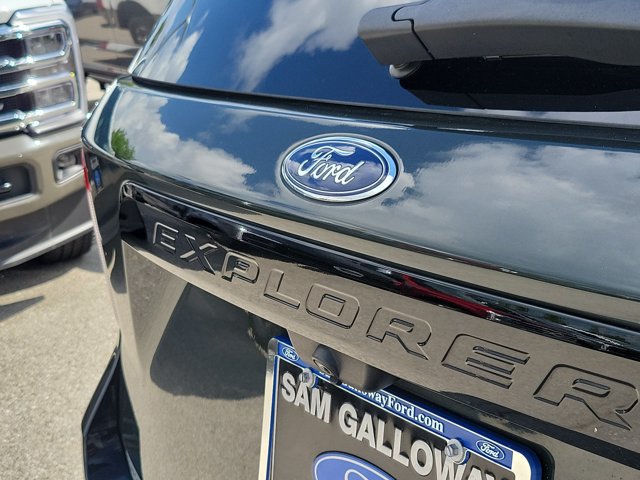 Certified 2022 Ford Explorer ST-Line w/ Class IV Trailer Tow Package RWD image 7