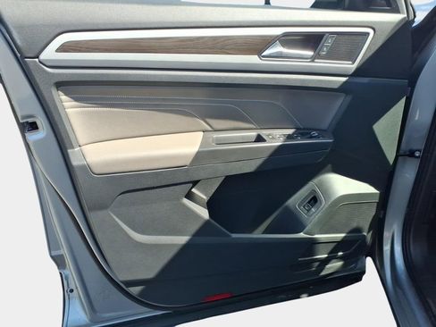 Used 2022 Volkswagen Atlas SE w/ Panoramic Sunroof Package image 21