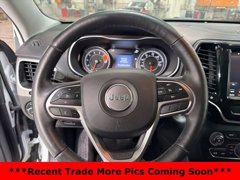 Used 2019 Jeep Cherokee Limited image 12