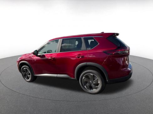 Used 2025 Nissan Rogue SV AWD/4WD image 9