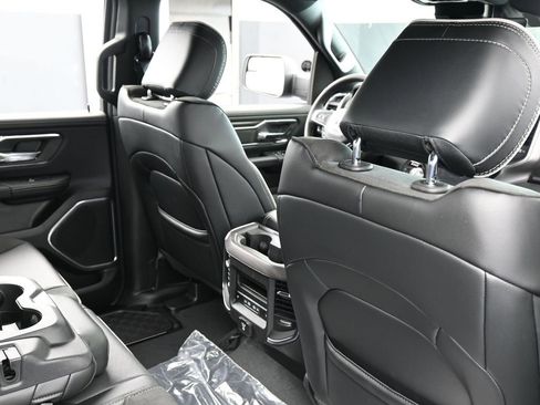 New 2026 RAM 1500 Laramie AWD/4WD image 40