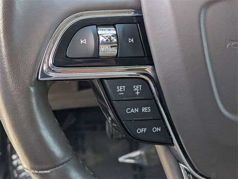 Certified 2023 Lincoln Nautilus Reserve image 19