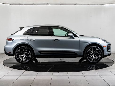 Certified 2025 Porsche Macan image 9