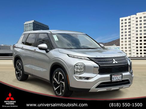 Used 2023 Mitsubishi Outlander SE FWD image 1