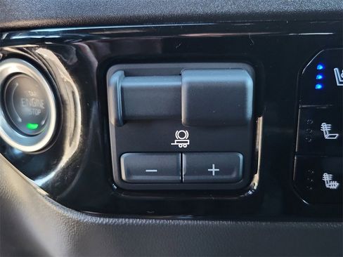 Used 2025 Chevrolet Silverado 1500 ZR2 w/ Technology Package image 16