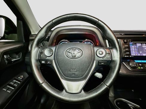 Used 2018 Toyota RAV4 XLE AWD/4WD image 10