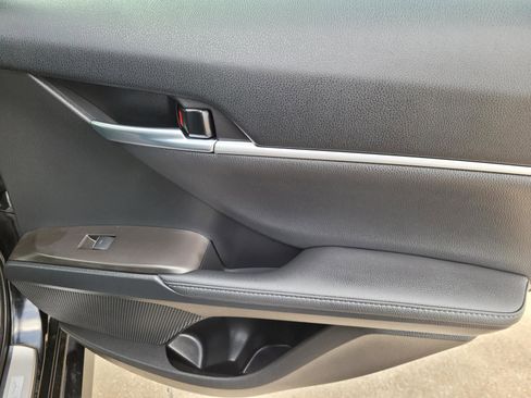 Used 2023 Toyota Camry XLE image 11