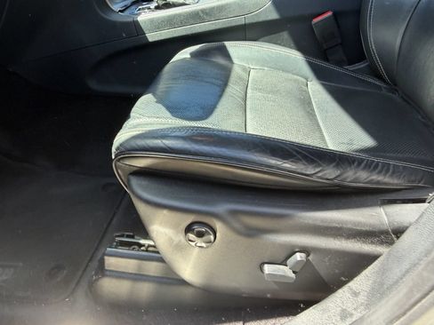 Used 2017 Jeep Grand Cherokee Overland RWD image 8