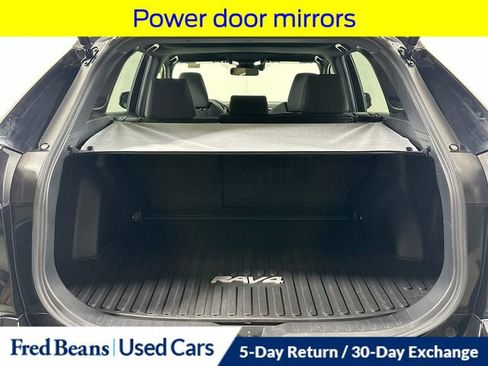 Used 2023 Toyota RAV4 SE w/ Convenience Package image 33