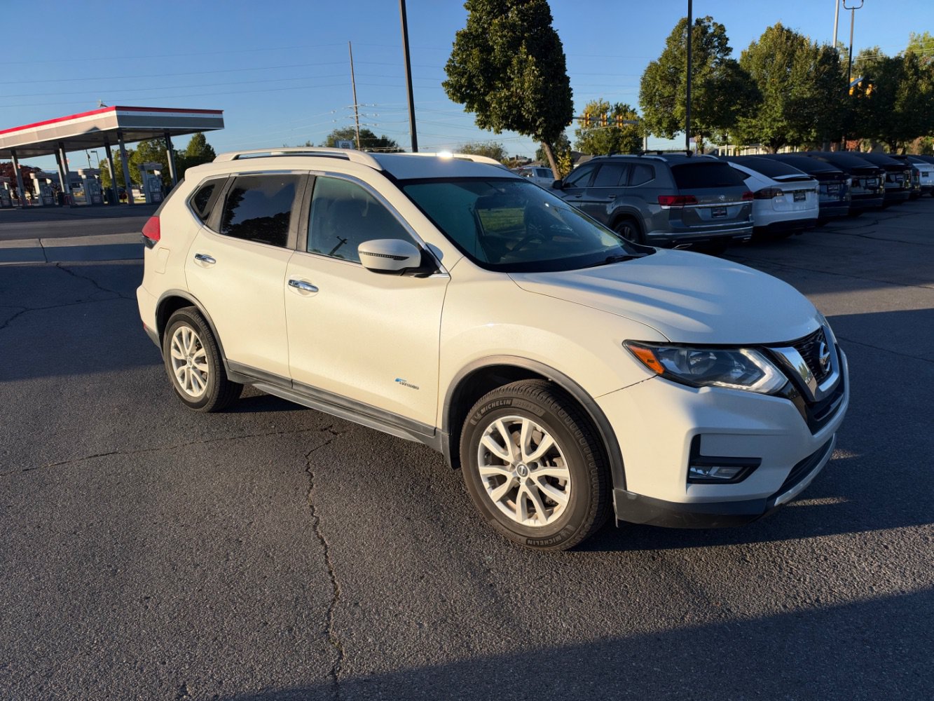 Used 2017 Nissan Rogue SV AWD/4WD image 7