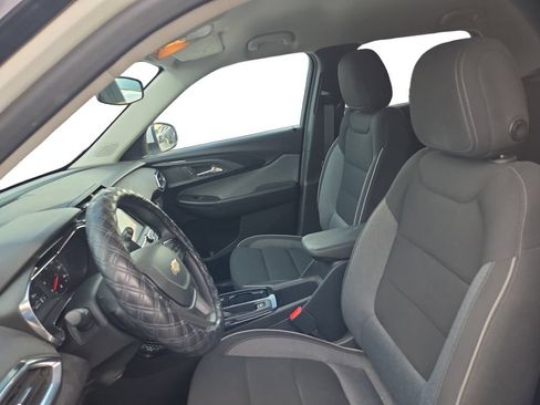Used 2023 Chevrolet TrailBlazer LT FWD image 9