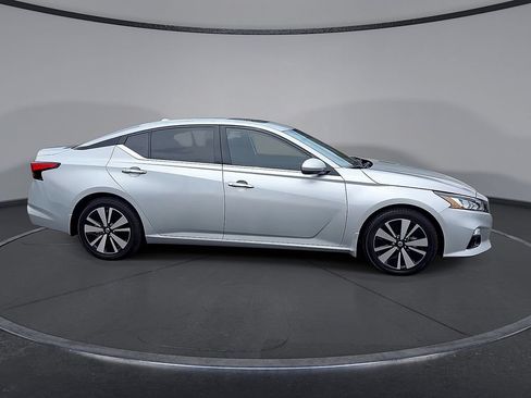 Used 2022 Nissan Altima 2.5 SL FWD image 5