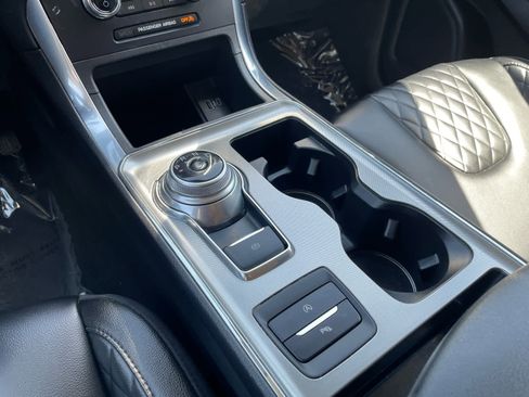 Used 2023 Ford Edge Titanium image 13