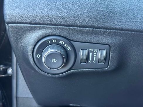 Used 2020 Jeep Compass Latitude image 29