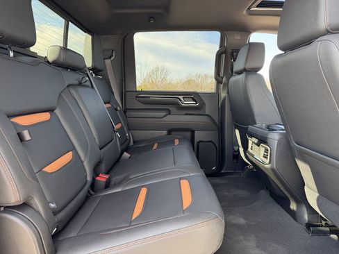 Used 2024 GMC Sierra 2500 AT4 w/ AT4 Premium Plus Package AWD/4WD image 31