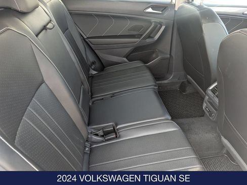 Certified 2024 Volkswagen Tiguan SE AWD/4WD image 32