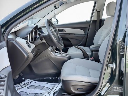 Used 2015 Chevrolet Cruze LT image 13