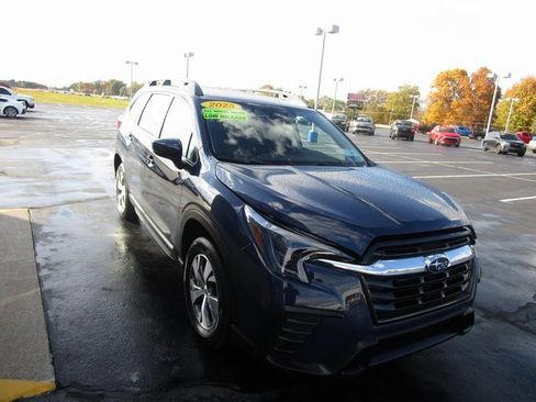 Used 2025 Subaru Ascent Premium w/ Premium Package image 7