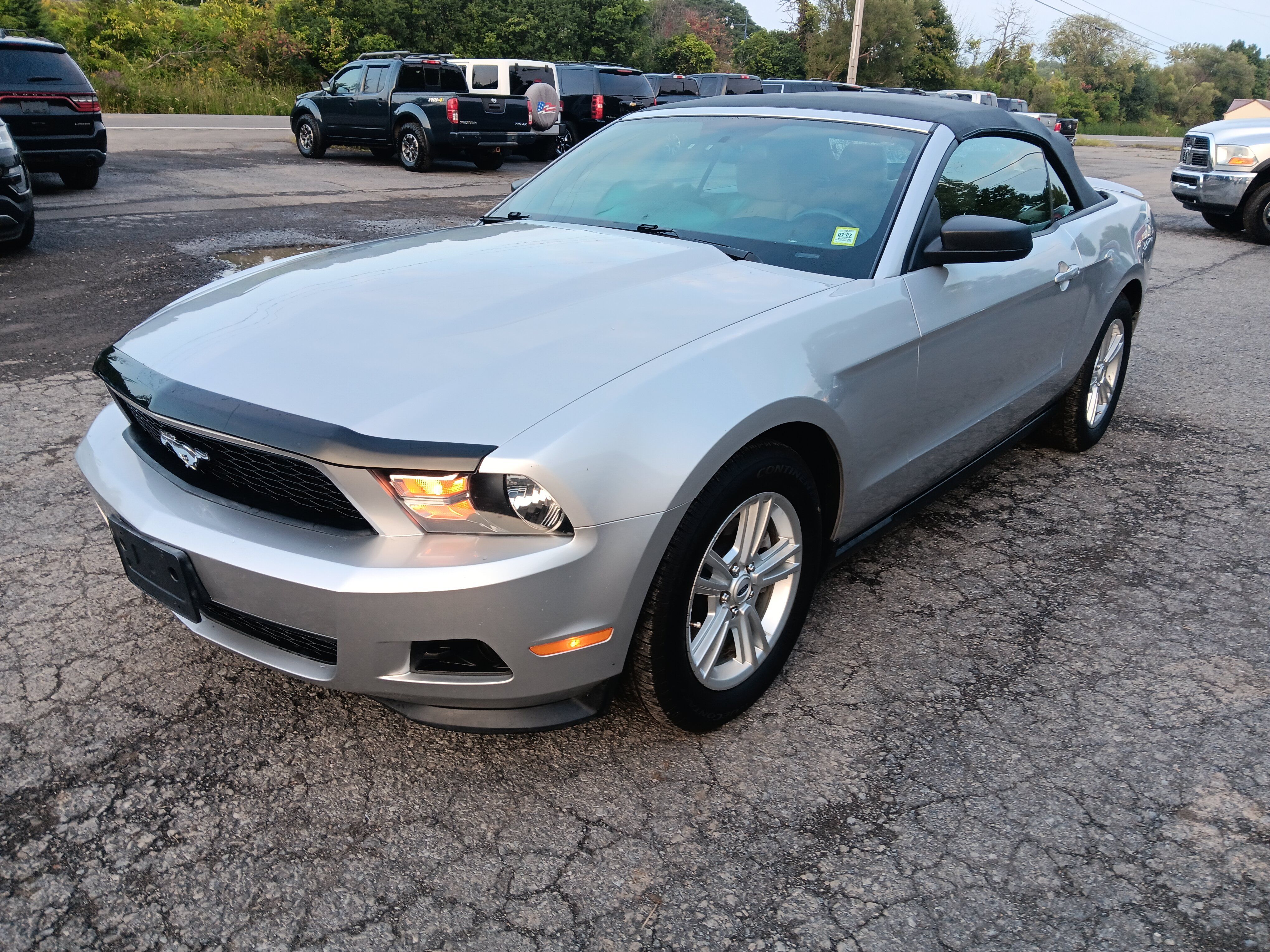 Used 2012 Ford Mustang Convertible RWD image 1
