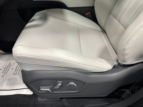 Used 2026 Hyundai Santa Fe SEL AWD/4WD image 13