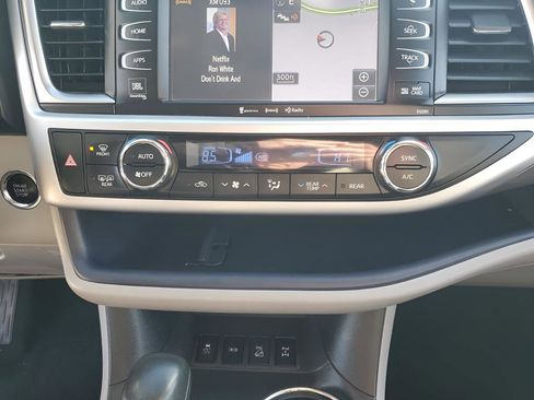 Used 2019 Toyota Highlander Limited image 41