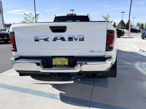 Used 2023 RAM 3500 Big Horn w/ Level 1 Equipment Group AWD/4WD image 8