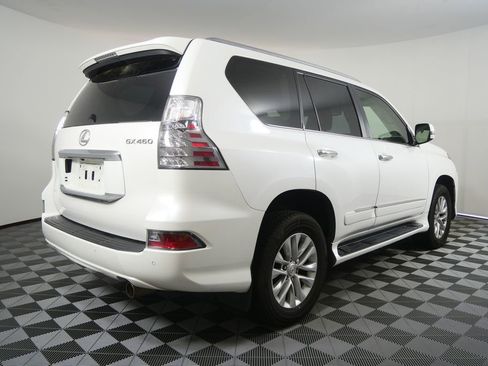 Used 2017 Lexus GX 460 Premium w/ Premium Package image 3