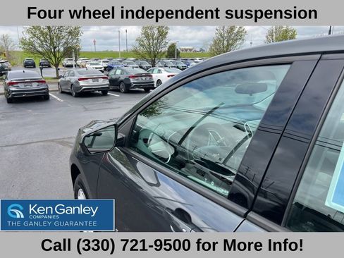 Used 2019 Chevrolet Equinox LS AWD/4WD image 24