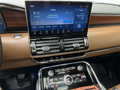 Used 2024 Lincoln Navigator L Reserve w/ Equipment Group 201A image 20