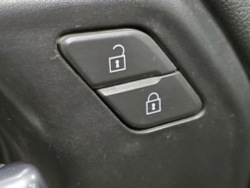 Used 2020 Chevrolet Silverado 1500 LT w/ All-Star Edition image 29