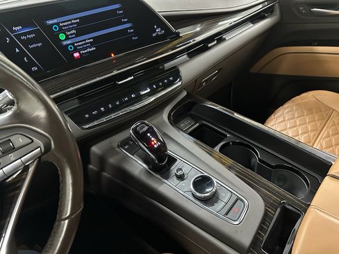 Used 2023 Cadillac Escalade Premium Luxury image 34