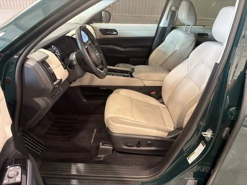 Used 2022 Nissan Pathfinder SL w/ SL Premium Package AWD/4WD image 19