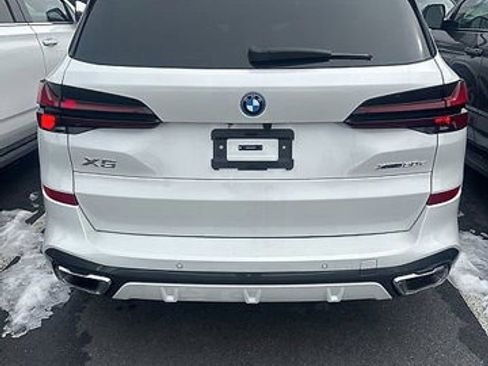 Used 2026 BMW X5 xDrive50e image 9