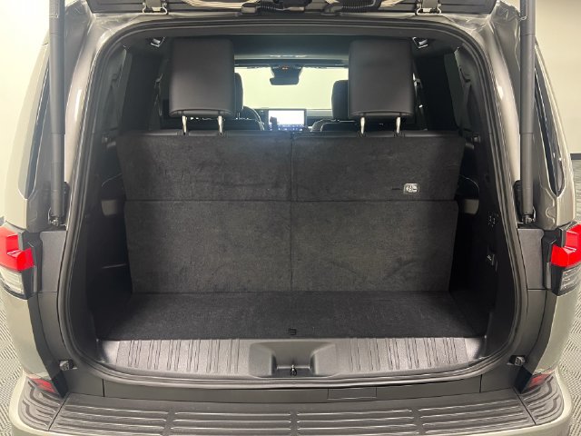 Certified 2025 Lexus GX 550 w/ Accessory Package (31) AWD/4WD image 8