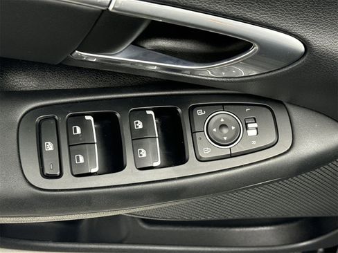 Used 2021 Hyundai Sonata SEL w/ Preferred Accessory Package image 17