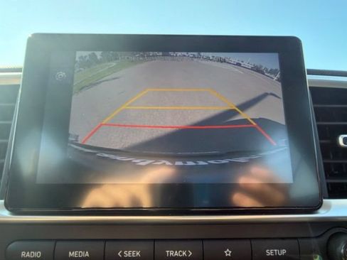 Used 2025 Hyundai Venue SEL FWD image 25