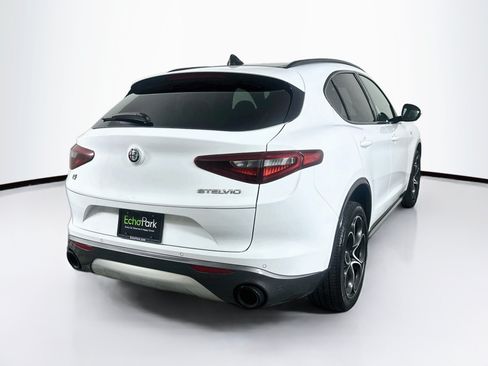 Used 2023 Alfa Romeo Stelvio Ti AWD/4WD image 9