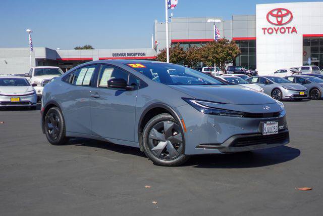 Certified 2024 Toyota Prius LE FWD image 1