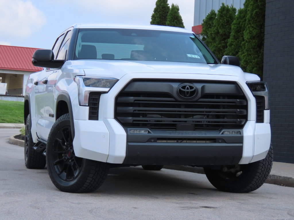 Used 2023 Toyota Tundra SR5 w/ SR5 Convenience Package AWD/4WD image 1