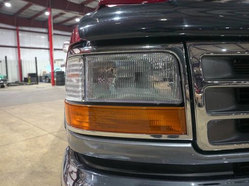 Used 1997 Ford F250 2WD Regular Cab Heavy Duty image 28