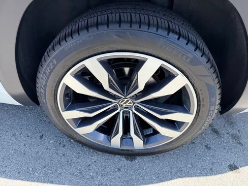 Used 2021 Volkswagen Atlas SEL R-Line AWD/4WD image 15