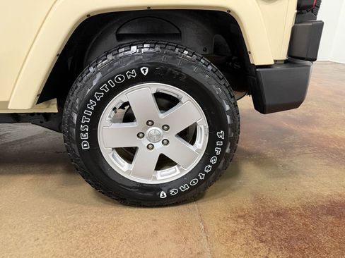 Used 2011 Jeep Wrangler Sahara w/ Connectivity Group AWD/4WD image 88