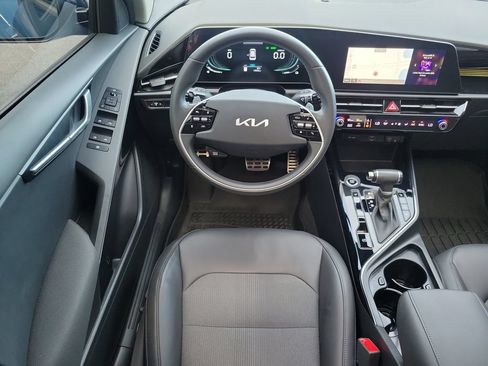 Used 2023 Kia Niro EX Touring FWD image 16