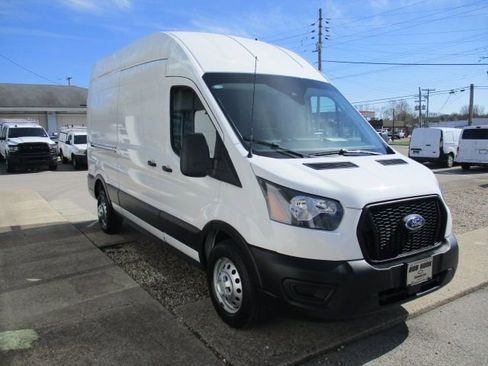Used 2023 Ford Transit 250 148 High Roof AWD image 3