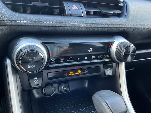 Used 2025 Toyota RAV4 XLE image 26