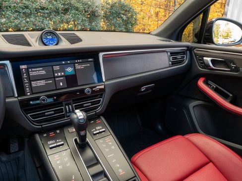 Used 2023 Porsche Macan GTS image 23