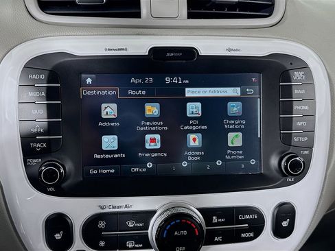 Used 2016 Kia Soul EV FWD image 28
